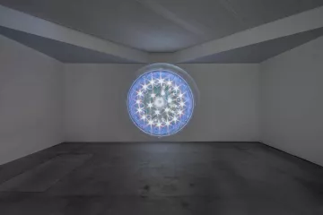 Installationsansicht der Arbeit THE HIDDEN GOD OF FULFILMENT.