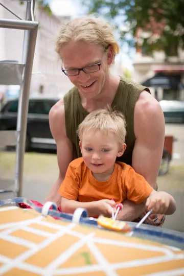 Impressionen des Boheim & Tam Tam Straßenfestes in Leipzig auf der Karl-Heine-Straße.