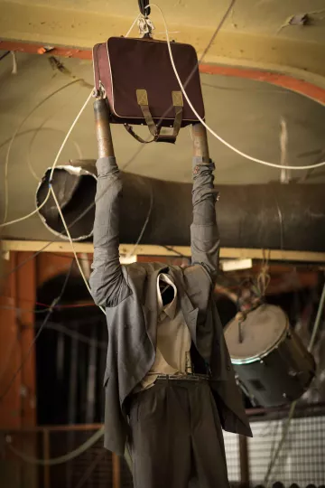 Überall finden sich skurile Figuren.