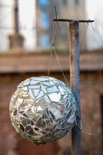 Detail im Hinterhof des Vereinsgebäudes in der Georg-Schwarz-Strasse in Leipzig.