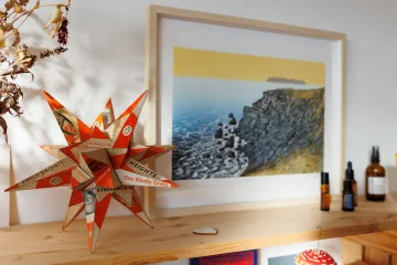 Ein Detail auf dem Regal in Mithus Sanyals Studio in Düsseldorf