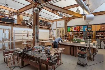 Ein Blick in den Werkraum der Leipziger Tischlerei.
