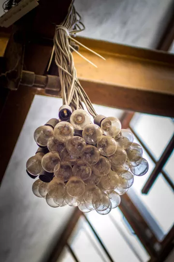 Ein bunter Strauss an Lampen.