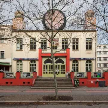Die Schaubühne Lindenfels liegt an der Karl Heine Straße in Leipzig Lindenau.