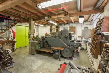 Druckmaschine in der Werkstatt von Thomas Siemon in Leipzig