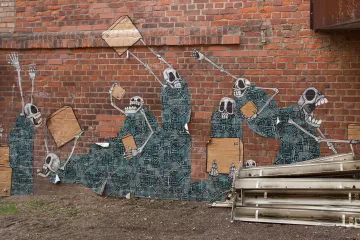 Kunst an den Wänden der Werkstatt von Thomas Siemon in der Baumwollspinnerei Leipzig