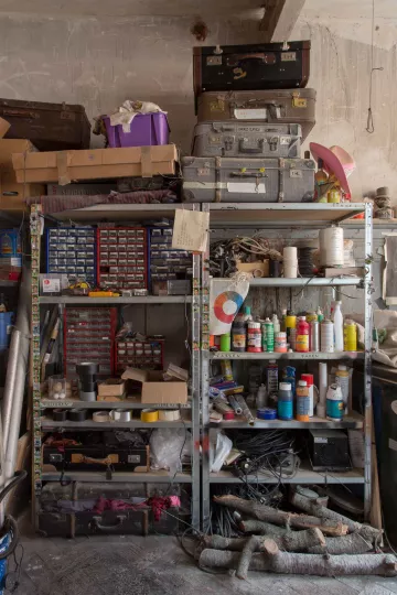 Aufnahme eines Regals in der Werkstatt von Michael Vogel in Lindenau.