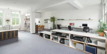 Ein Blick in das Büro von Petra Mattheis und Sascha Nau im ehemaligen Josephkonsum in der Karl-Heine-Straße in Leipzig Lindenau.